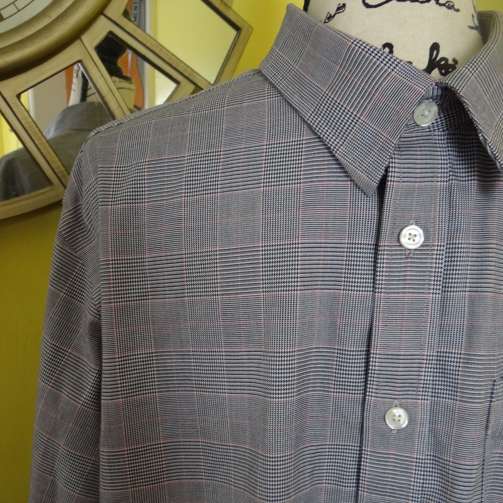 Eddie Bauer Navy Button Down Shirt - Picture 3 of 6